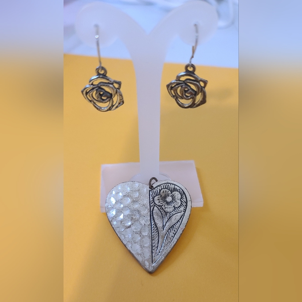 Womens Silver dangling Rose earrings & Etched Silver Heart Pendant.